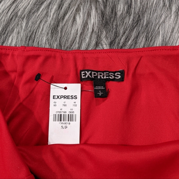 NWT Express red fluted skirt - Picture 3 of 6